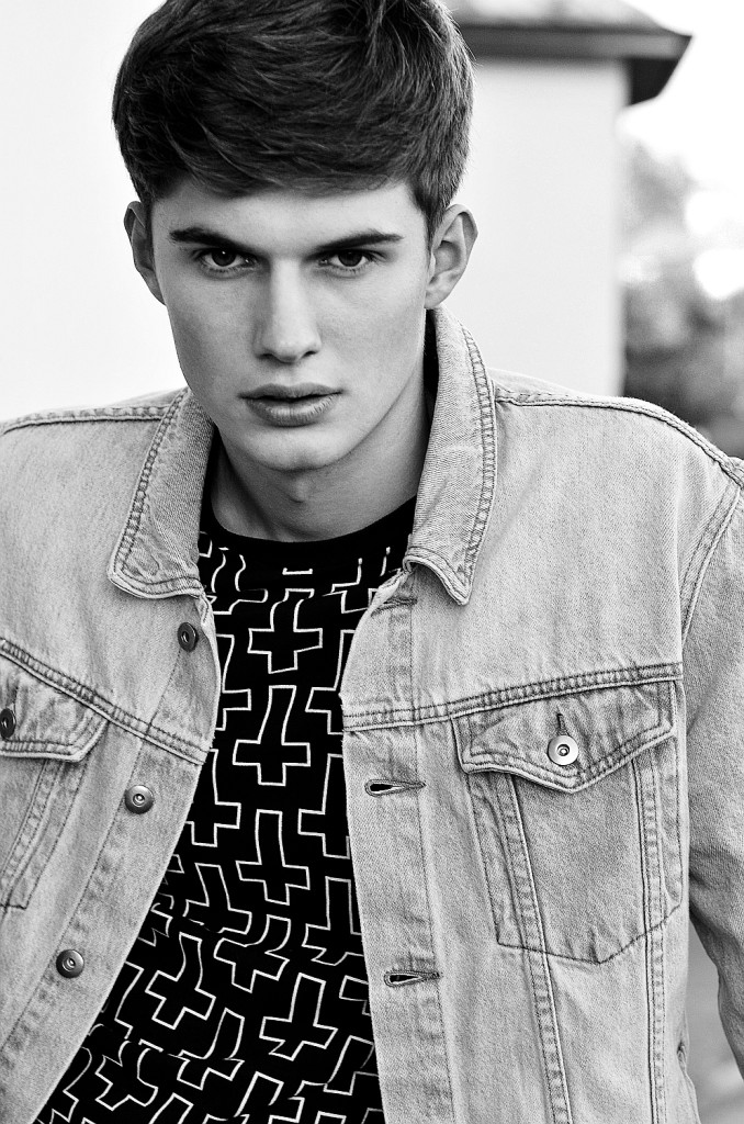 http://dailystyle.cz/wp-content/uploads/2013/11/36-678x1024.jpg
